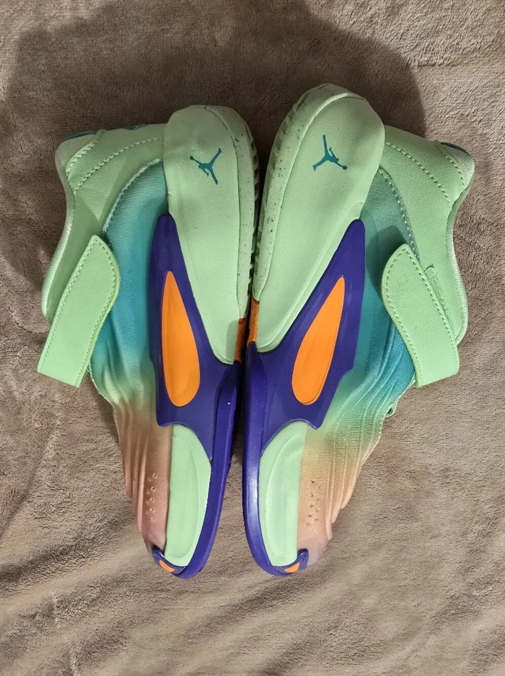 Jordan Luka 3  Blurred Vision in the Vapor Green Hyper Jade Cone Size 1.5